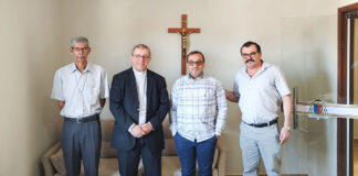 Padres do Instituto Missionário São José, de Taubaté-SP, fazem visita cordial a Dom José Aparecido